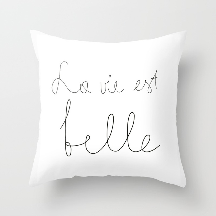 la-vie-est-belle-pillow